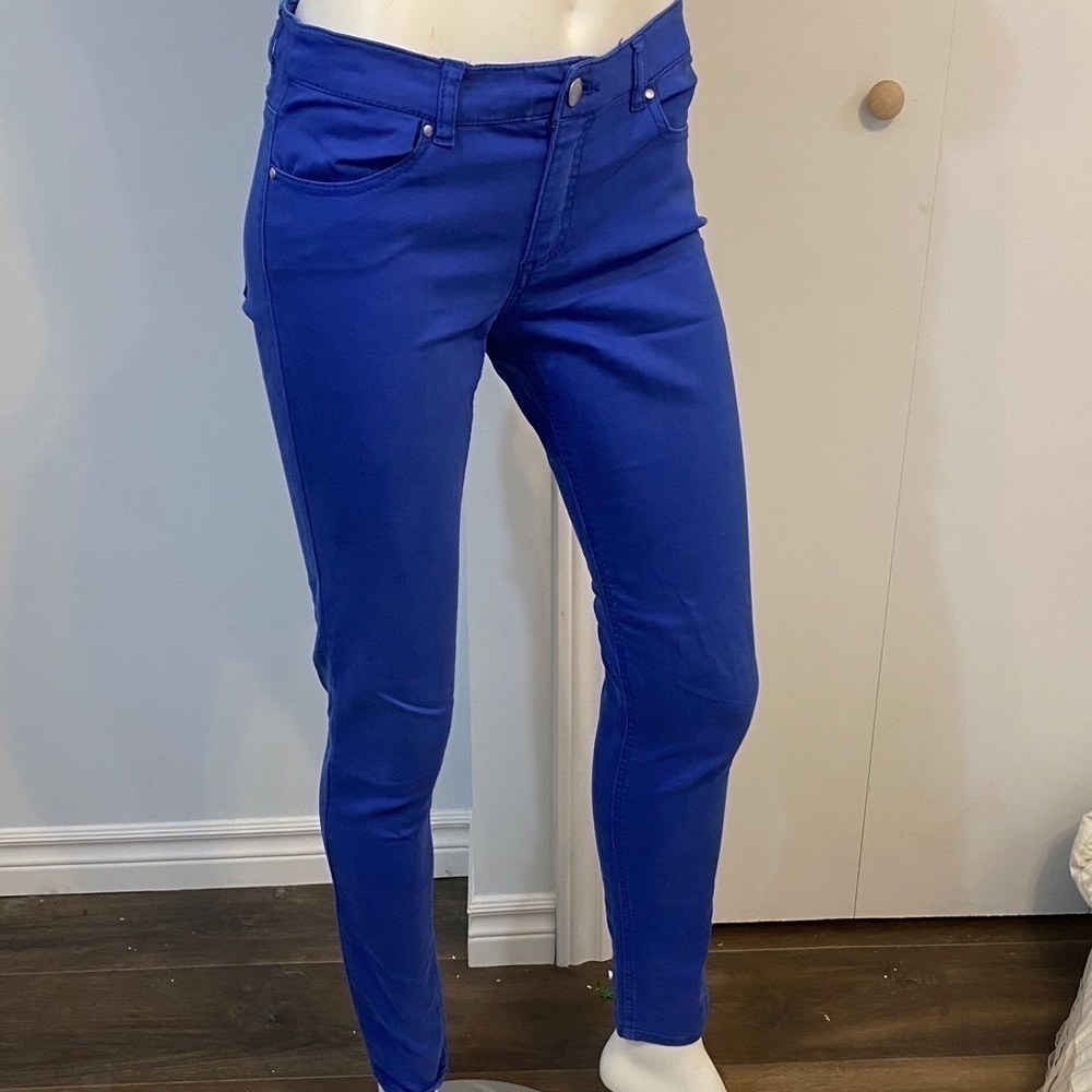 H & M Dividend Size 8 Blue skinny jeans Stretch